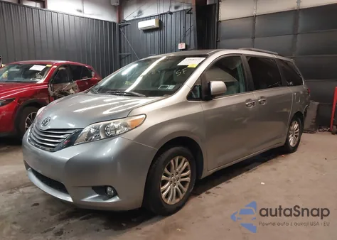 2013 Toyota Sienna Xle V6 8 Passenger из США, поврежденный, VIN 5TDYK3DC5DS317360